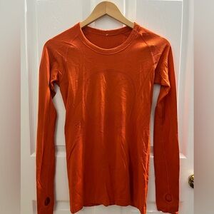 Lululemon Swiftly Tech Long-Sleeve Shirt 2.0
Hip Length